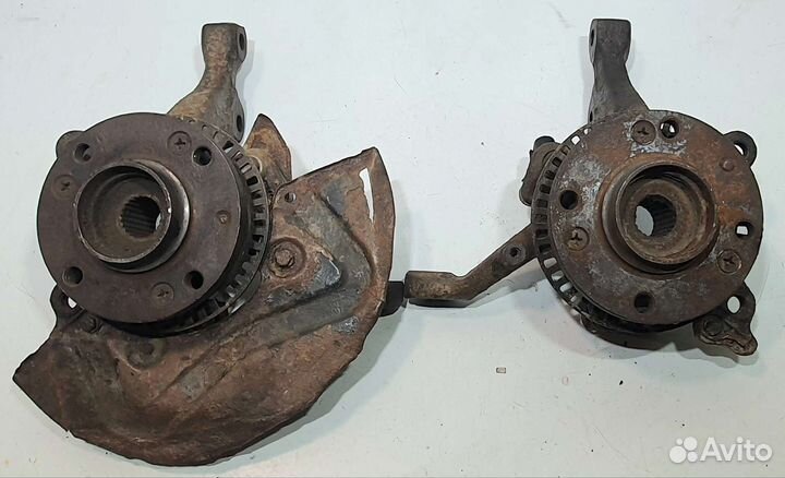 Кулак поворотный Volkswagen Passat B4