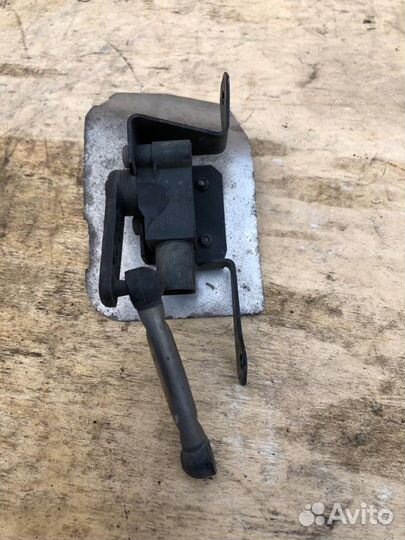 Датчик угла наклона кузова VW Passat B7