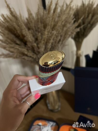 Floraiku one umbrella for two