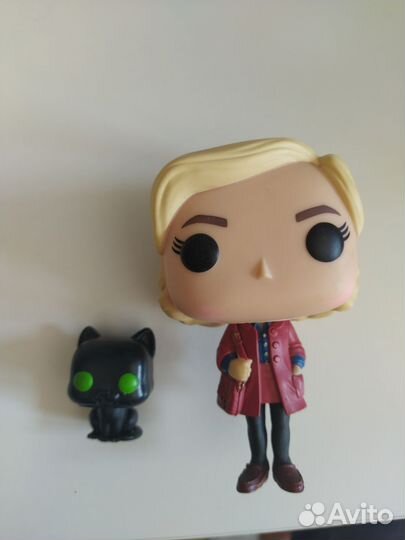 Фигурка Funko POP Сабрина Спеллман с котом Салем