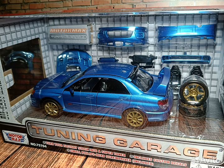 Subaru Impreza WRX STI Tuning Garage Motormax 1:24