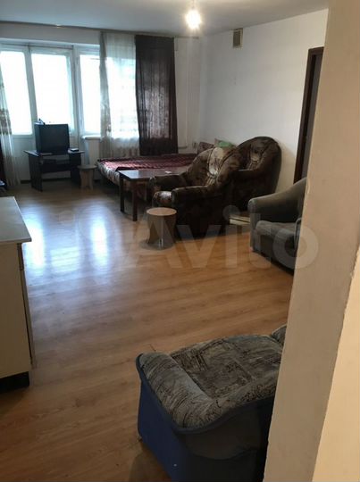 4-к. квартира, 100 м², 2/9 эт.