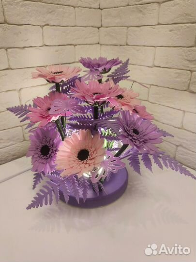 Цветы ручной работы. Светильник