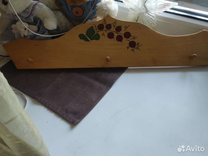 Вешалка настенная деревянная