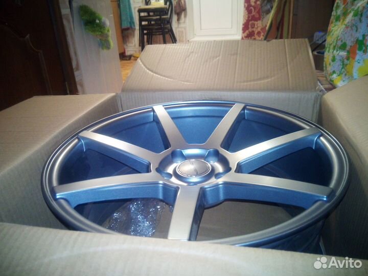 Комплект колес R18 лето VAG