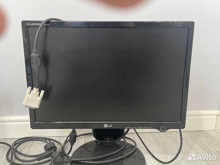 Монитор LG flatron L197WH