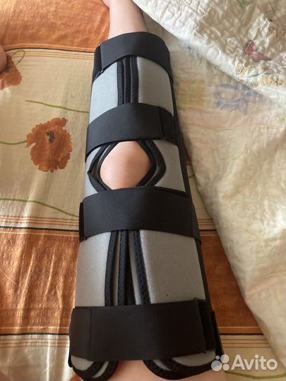 Тутор на коленный сустав