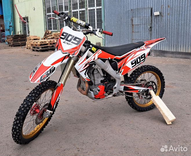 Кроссовый мотоцикл Хонда crf450r