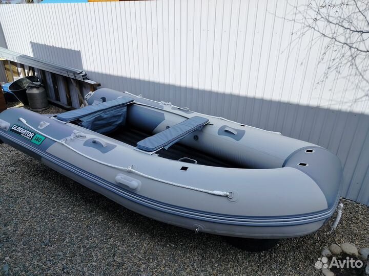 Надувная лодка пвх Gladiator 380PRO