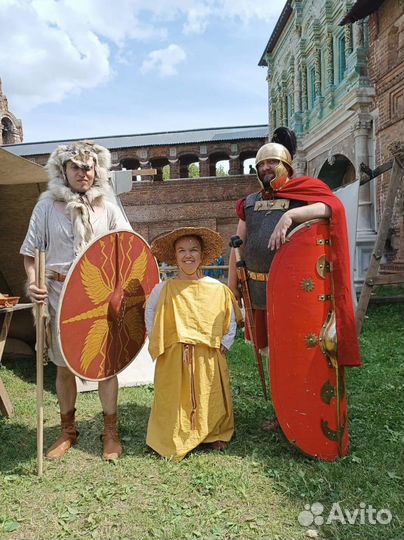 Актриса аниматор маленького роста, карлик