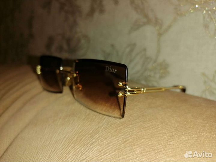 Солнцезащитные очки