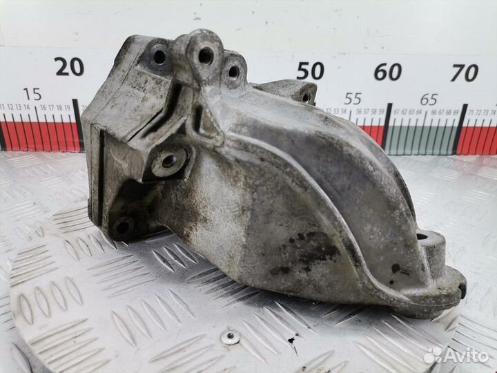 Кронштейн двигателя Mercedes-Benz Sprinter