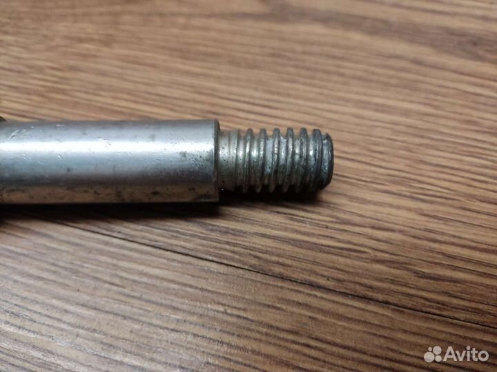 Крюк буксировочный Opel Astra H Zafira B Corsa D