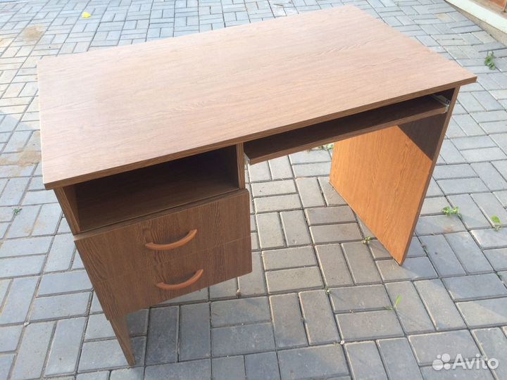 Письменный стол