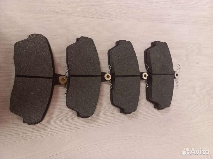 Колодка тормозная газ-3302,3110 передня Nippon