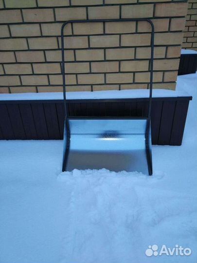 Скребок (лопата) для уборки снега