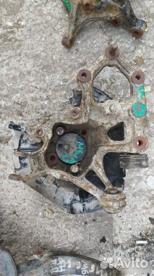 Кулак задний левый Mazda 6 GH 2007-2013