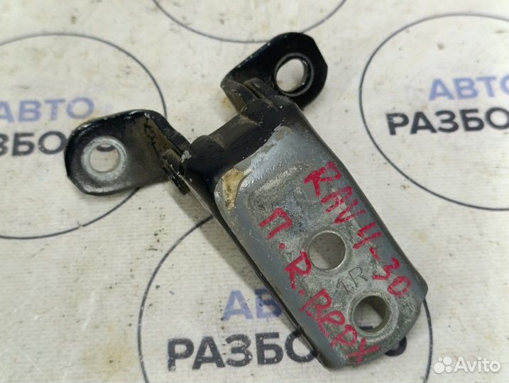 Петля двери Toyota RAV4 3