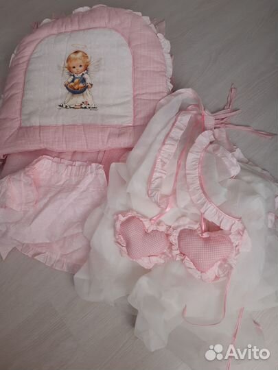 Комплект в детскую кроватку (борт, балдахин,белье)