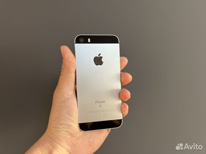 iPhone SE, 32 ГБ
