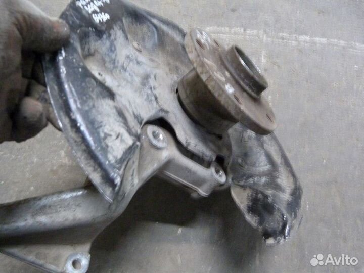 Кулак поворотный задний правый VW Passat B6 2005-2