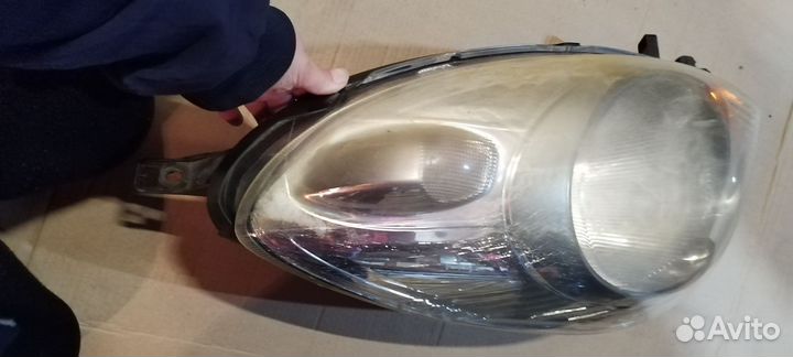 Фара nissan note правая e11 2007