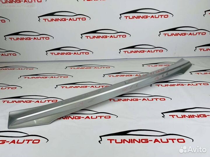 Спойлер под стекло Lexus LX570 L2142