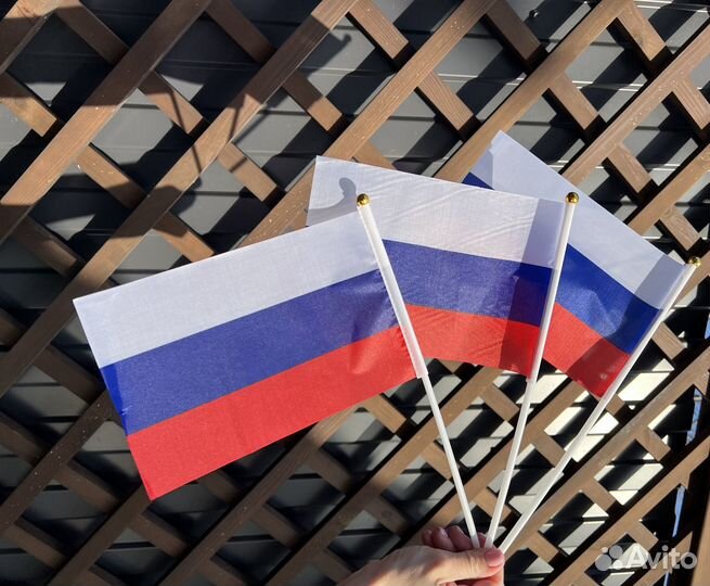 Флаг России на праздник 100 шт