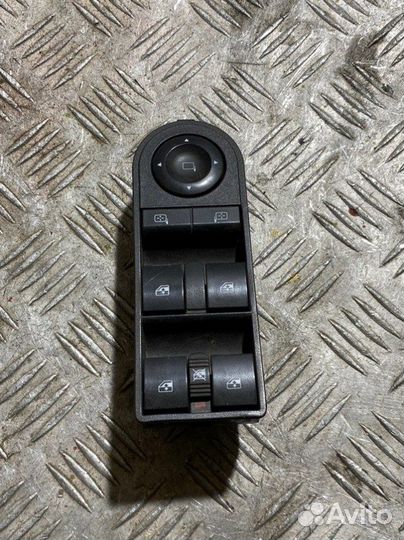 Блок управления стеклоподъемниками задний левый