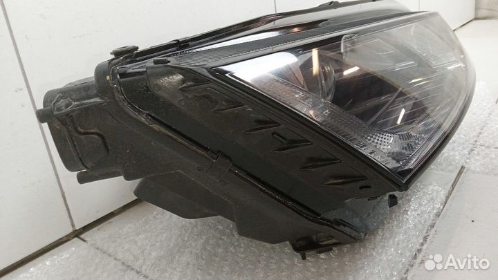 Фара правая Skoda Octavia