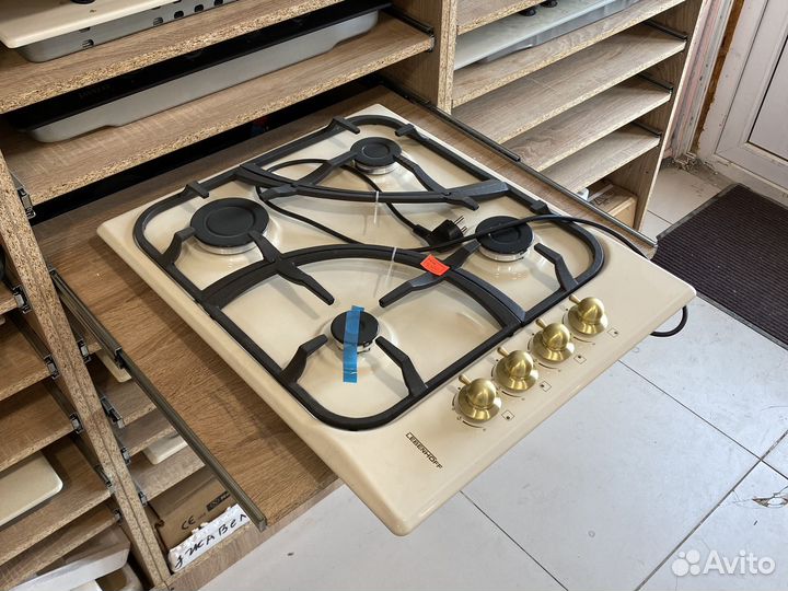 Газовая варочная панель 4 конфорки бежевый цвет