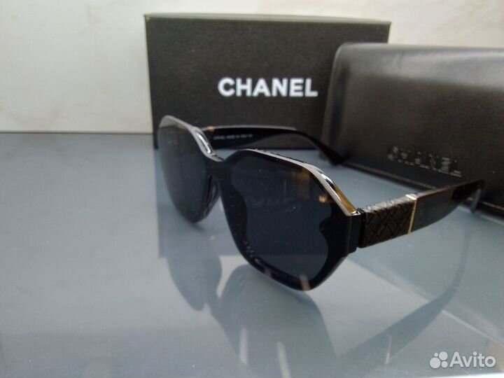 Chanel, очки с чехлом в комплекте