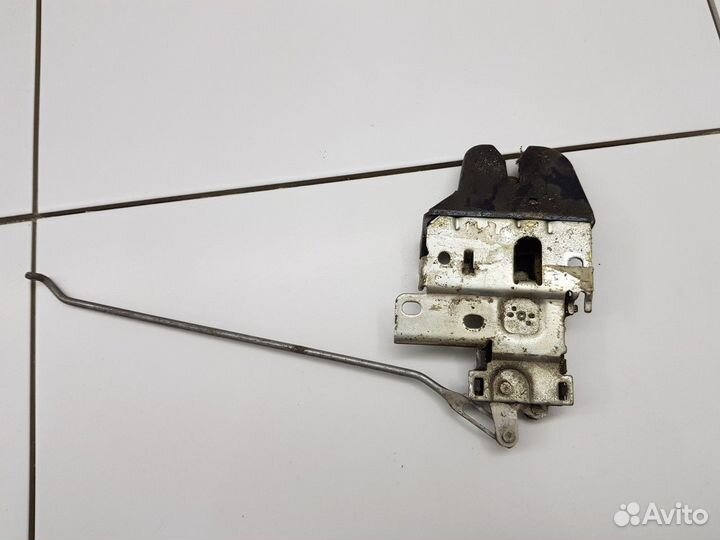 Замок багажника (Mitsubishi Lancer)