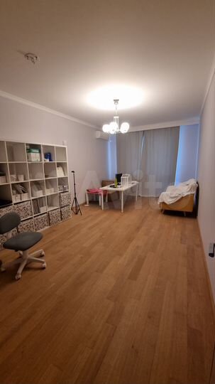 2-к. квартира, 76 м², 3/18 эт.