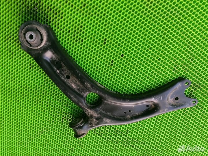 Рычаг левый передний на VW Passat B8 2015-2019