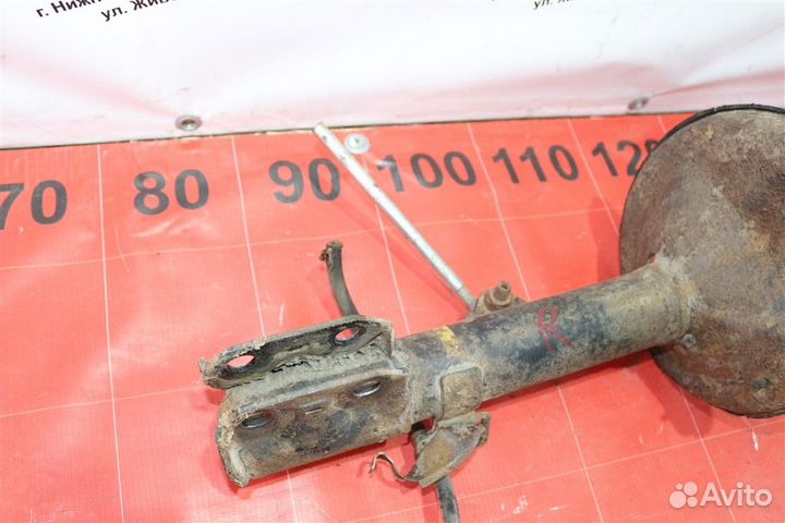 Стойка подвески передняя правая Toyota Rav4 20