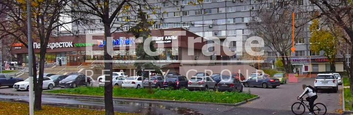 Сдам торговое помещение, 413 м²