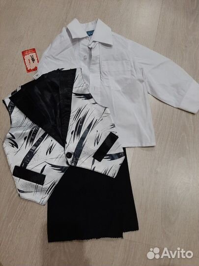 Костюм тройка