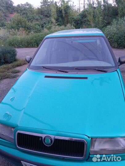 Капот Skoda Felicia 1.6л мт 1998г