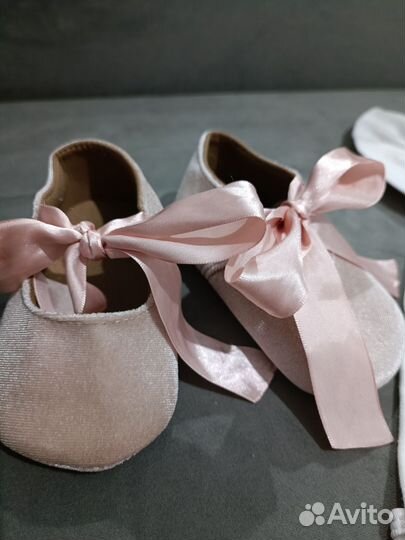 Комплект юбочка, боди и пинетки для девочки 86-92