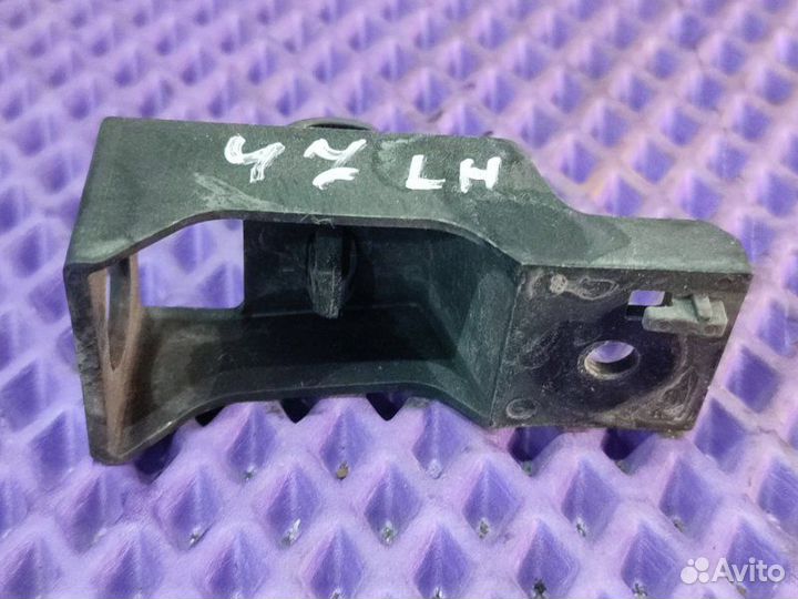 Кронштейн радиатора передний левый Nissan X-Trail