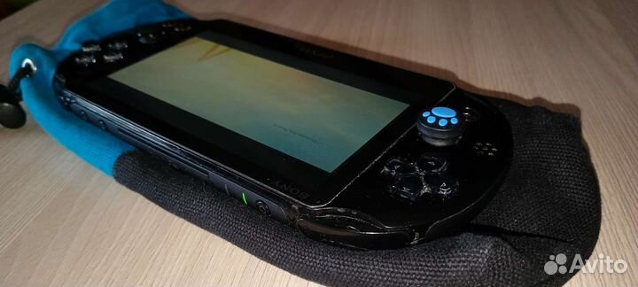 Sony PS Vita Slim PCH-2016 WiFi Black Rus - Б/У