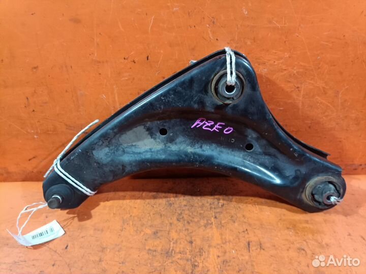 Рычаг передний Nissan Leaf AZE0