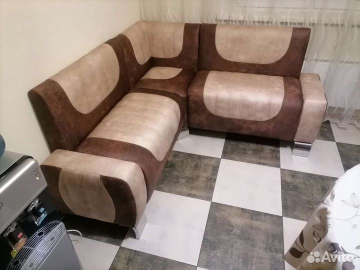 Перетяжка мягкой мебели на дому