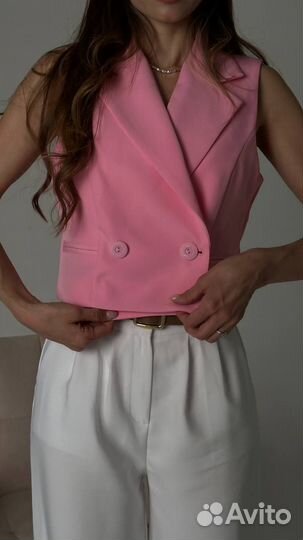 Жилетка розовая костюмная. Размеры S M
