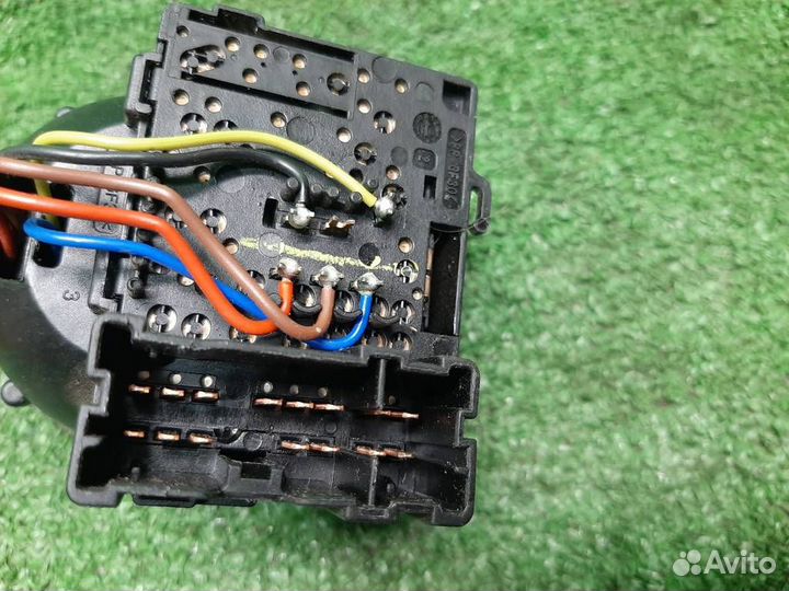Подрулевой переключатель поворотов Renault Duster