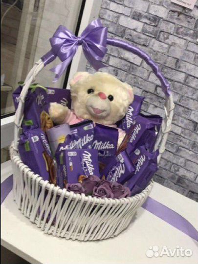 Корзина со сладостями