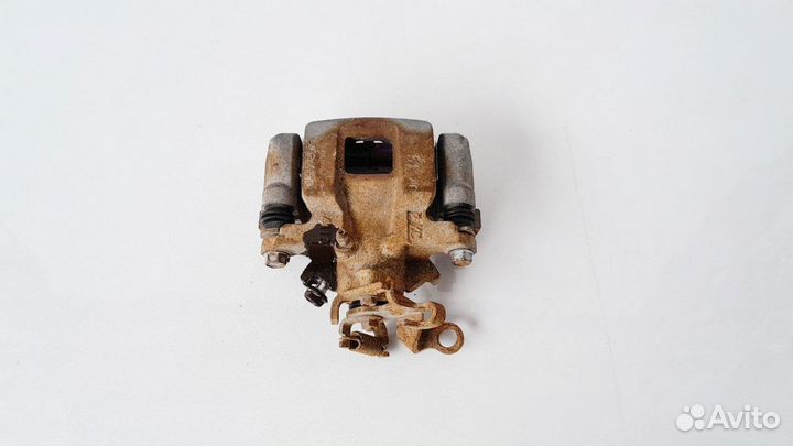 Суппорт задний правый Mitsubishi Outlander 3,2012г