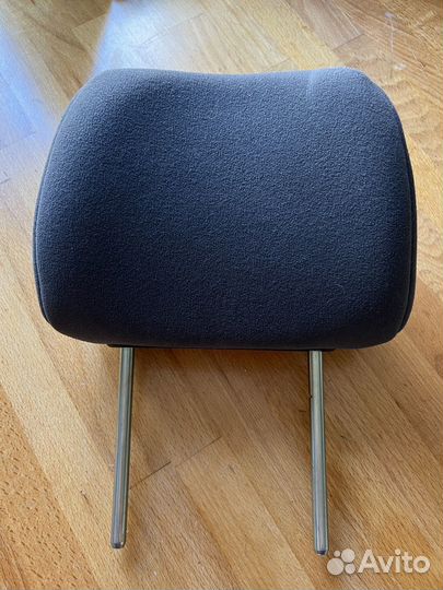 Подголовник на Mitsubishi Lancer 9