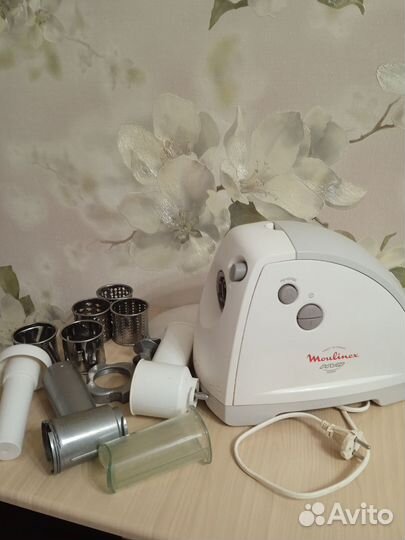 Мясорубка электрическая moulinex